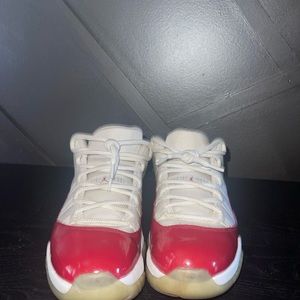 Air Jordan 11 low “cherry”